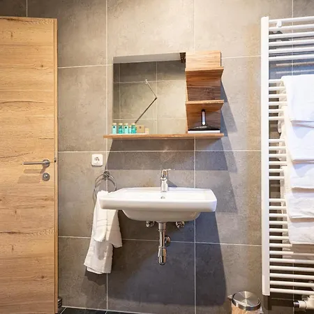 Апартаменты Berghaus Traumblick *