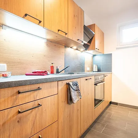 Апартаменты Berghaus Traumblick *