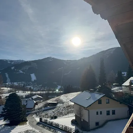 Berghaus Traumblick Апартаменты *